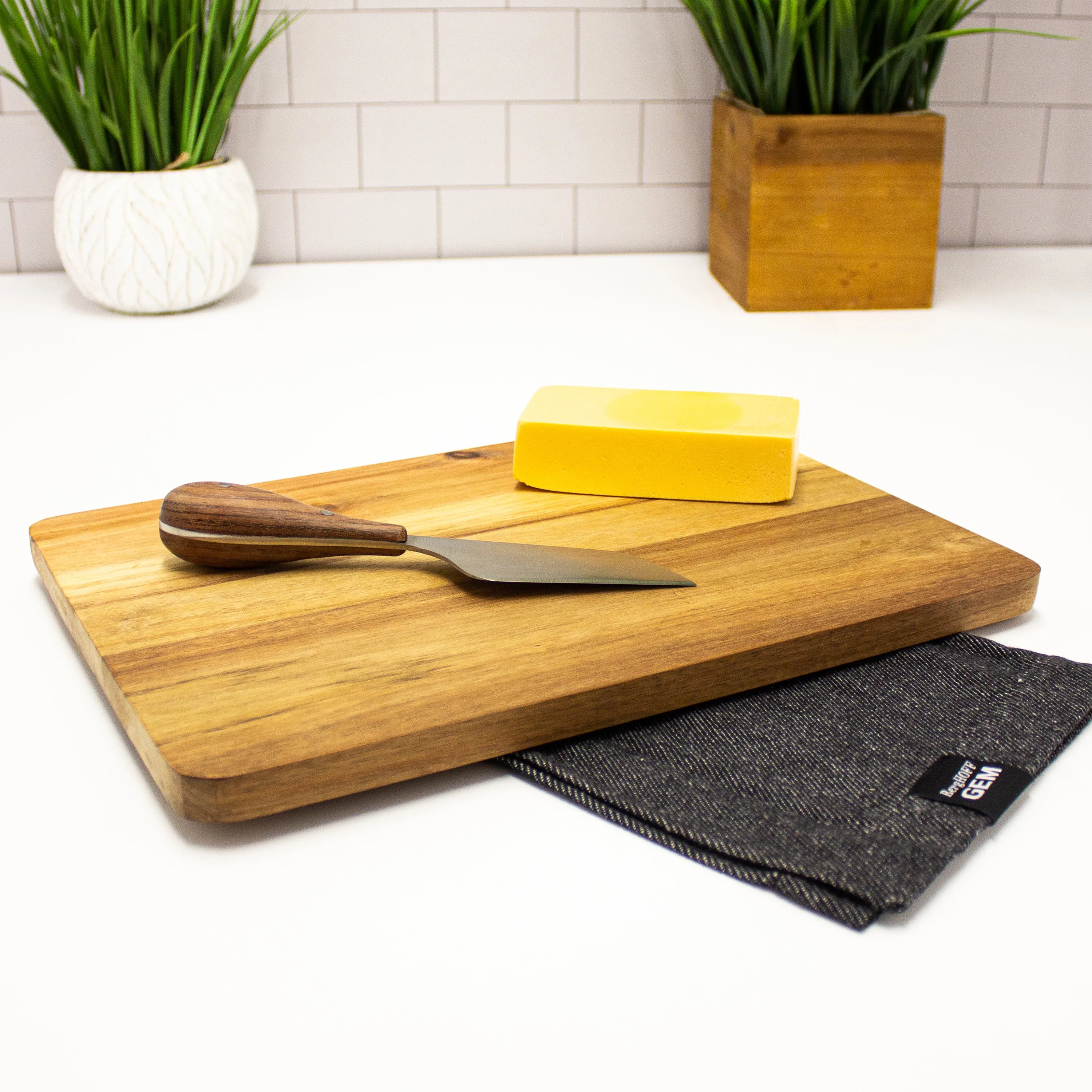 BergHOFF Aaron Probyn 3pc Cheese Knife and Bamboo Cutting Board Set, Two-toned