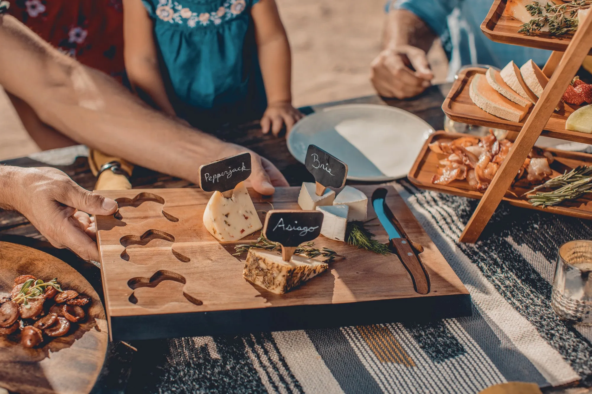 Colorado Rockies - Delio Acacia Cheese Cutting Board & Tools Set