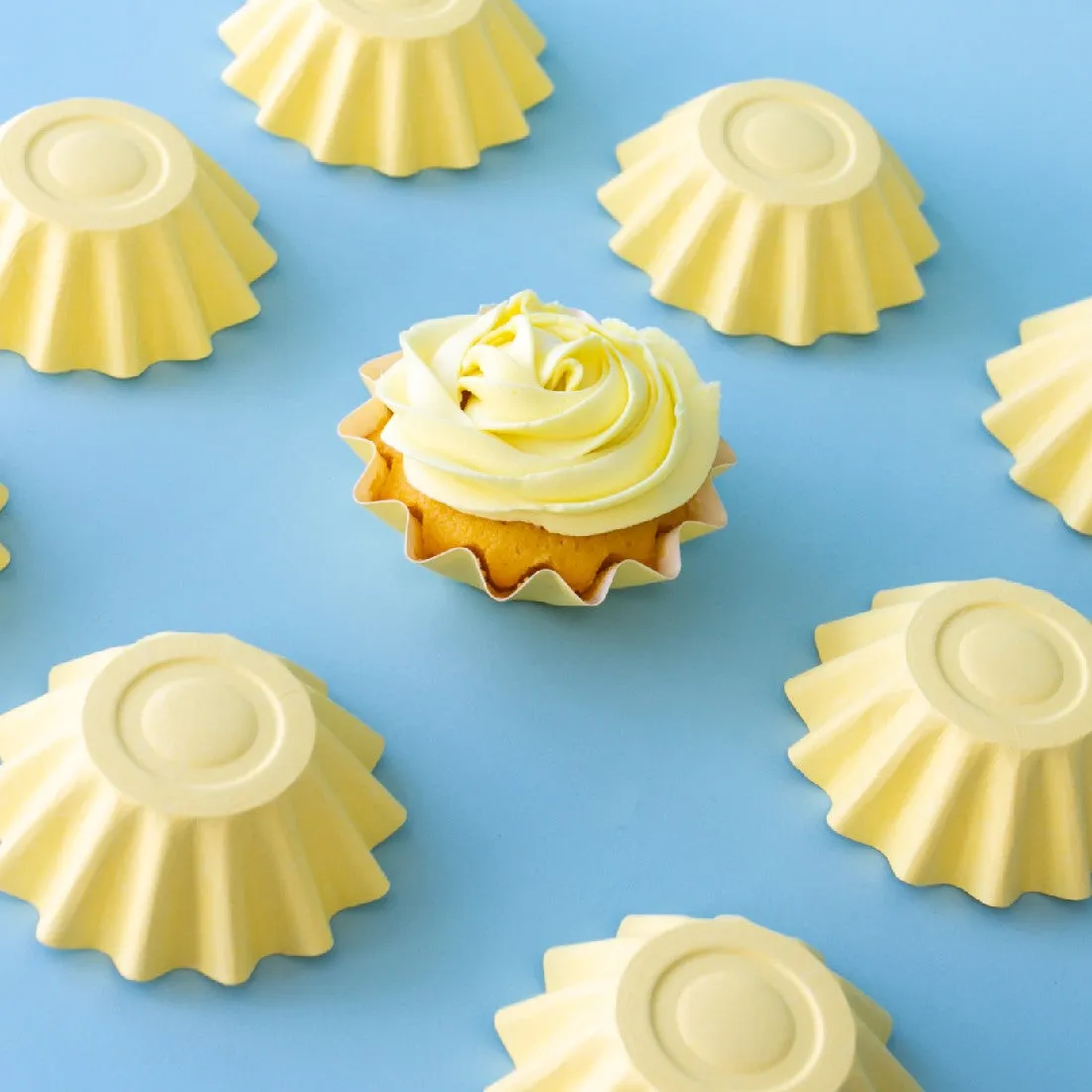 Pastel Yellow Bloom Baking Cups